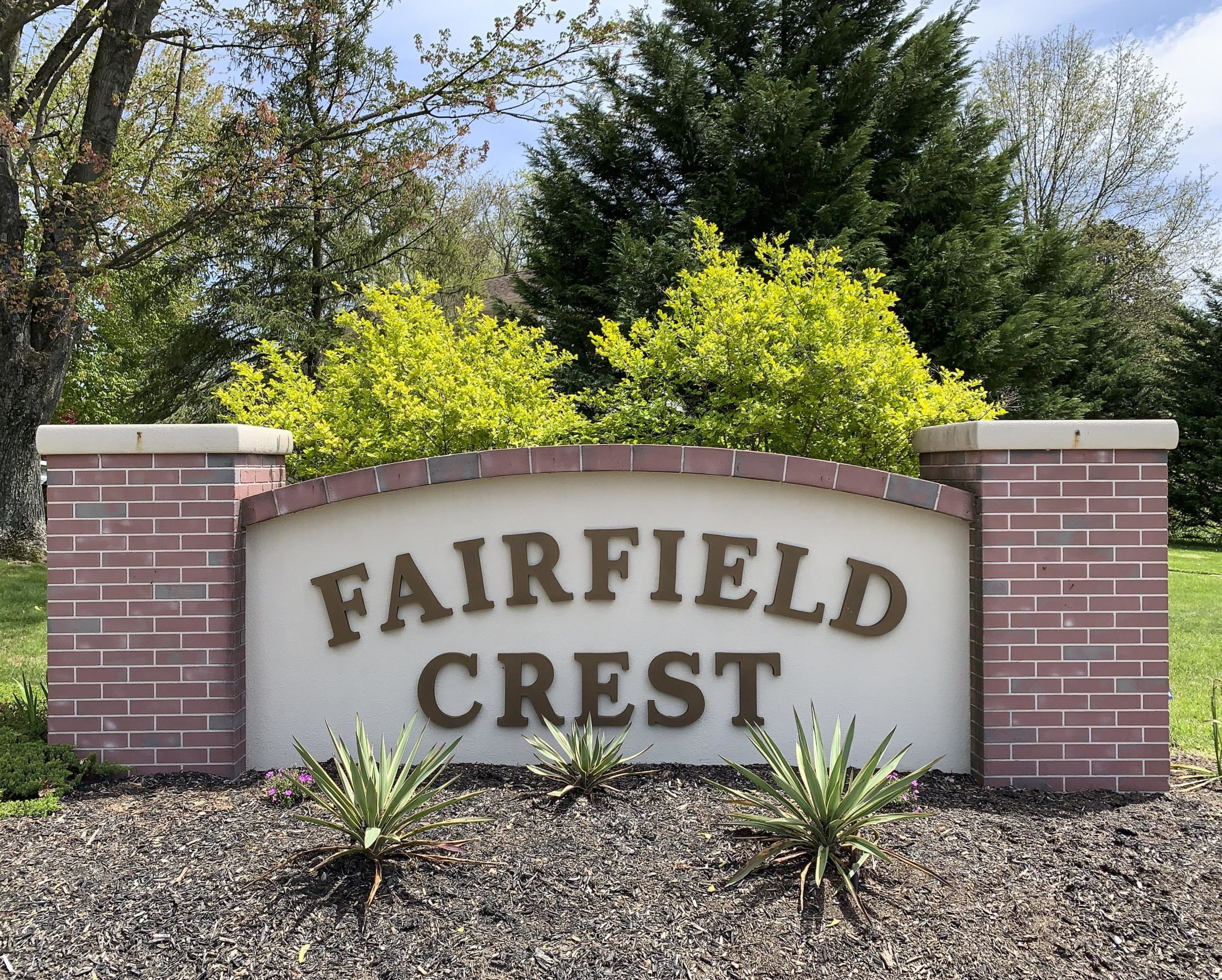 Fairfield Crest Entry Sign